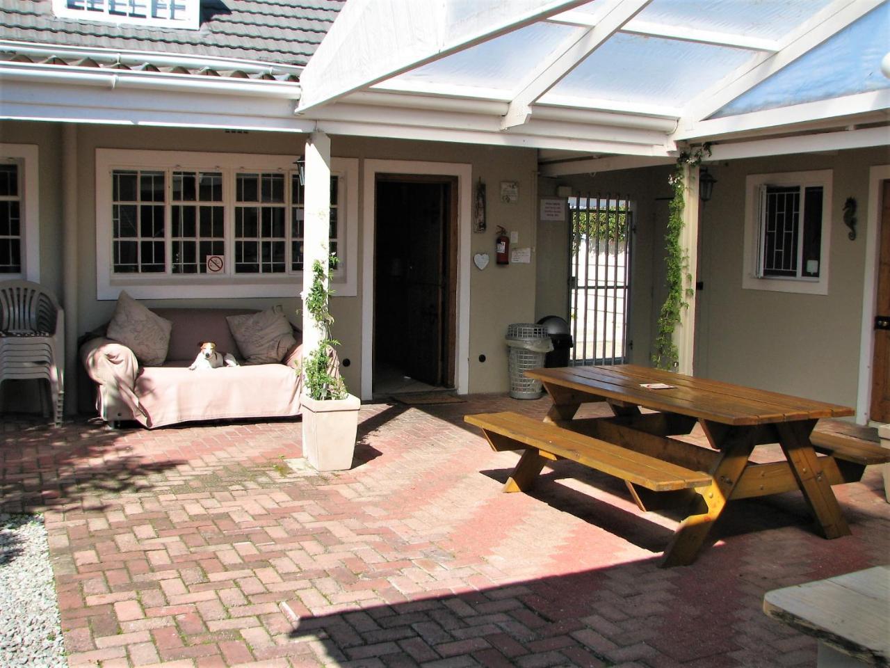 Jembjo'S Knysna Lodge & Backpackers Exterior photo